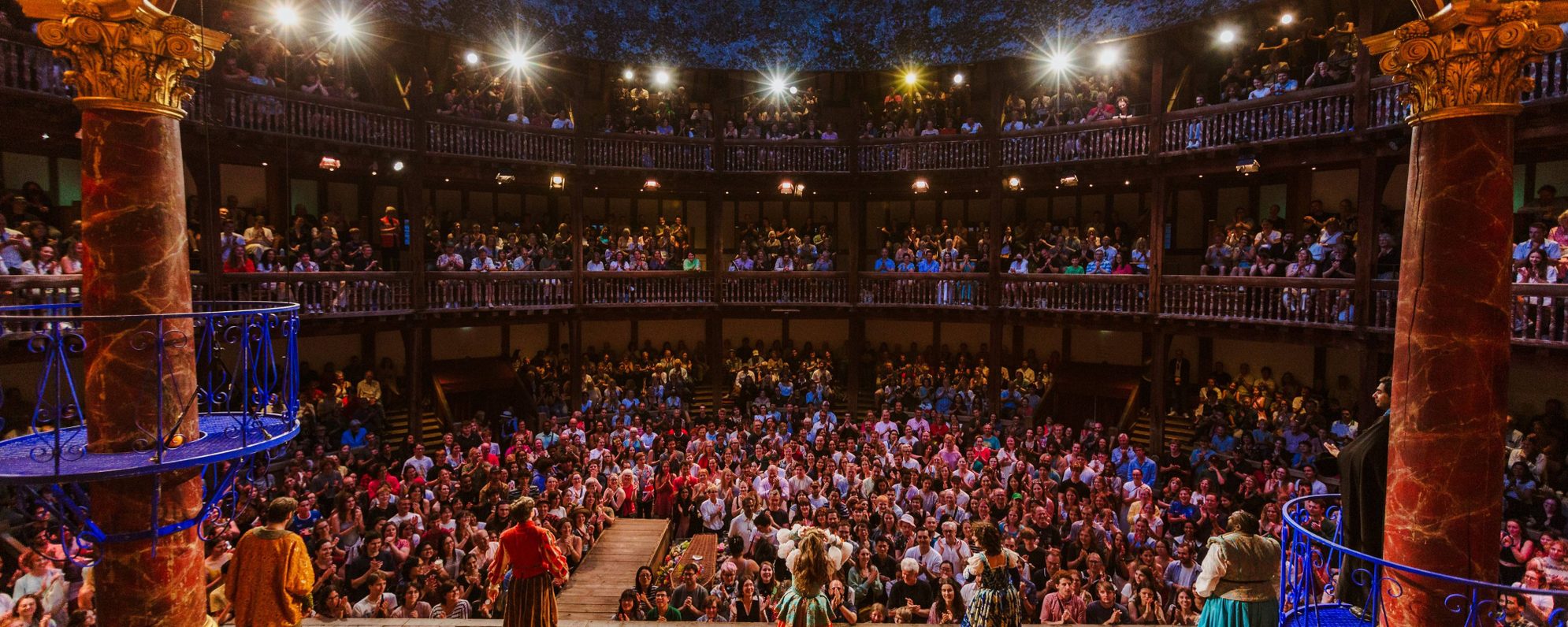 24.07.21_LeoraBermeister_TheGlobe_Muchadoaboutnothing_-1053-scaled-aspect-ratio-2000-800 Image: Stage view of the Globe Theatre. Photo: Leora Bermeister