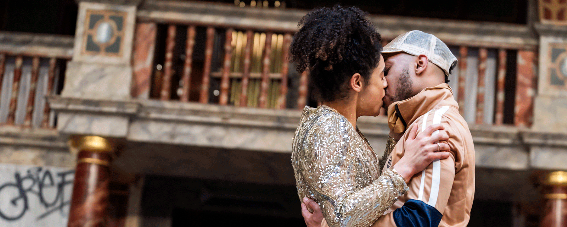 Felixe-Forde-and-Hayden-Mampasi-in-PSwDB-Romeo-and-Juliet-Shakespeares-Globe-c-aspect-ratio-2000-800